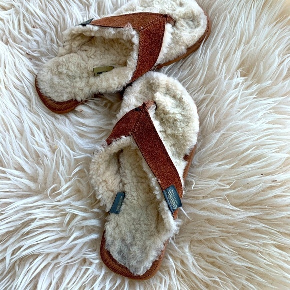 GIRL SHEEPSKIN LINED FLIP FLOPS SIZE 5 - Picture 2 of 9